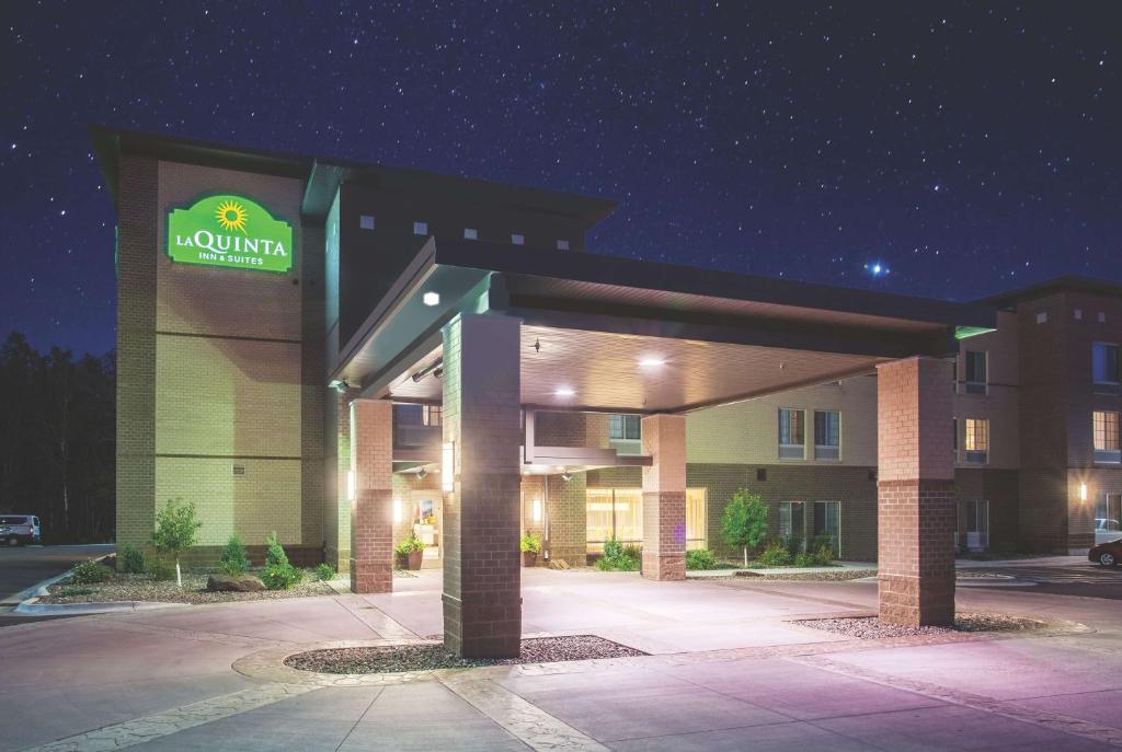 La Quinta by Wyndham Duluth - main image