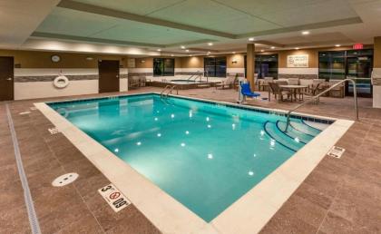 Hampton Inn & Suites Duluth North Mn - image 3