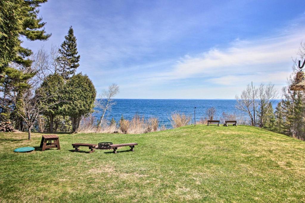 Lake Superior Beachfront Home 15 Mi to Duluth - main image