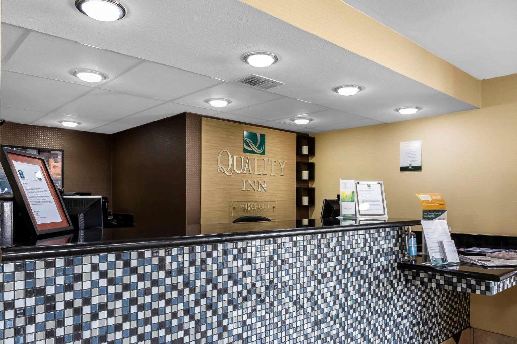 Quality Inn Dumas - image 2