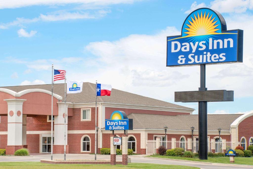 Days Inn & Suites by Wyndham Dumas - main image