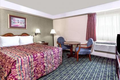 Days Inn by Wyndham Dumfries Quantico - image 7