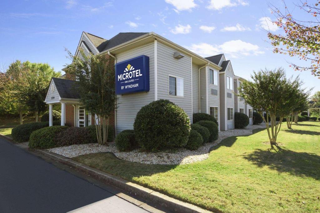 Microtel Inn by Wyndham Spartanburg Duncan - main image