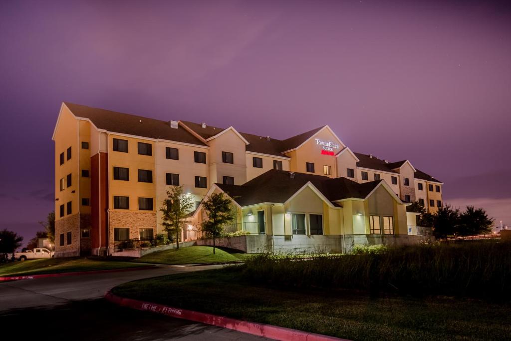 TownePlace Suites Dallas DeSoto - main image