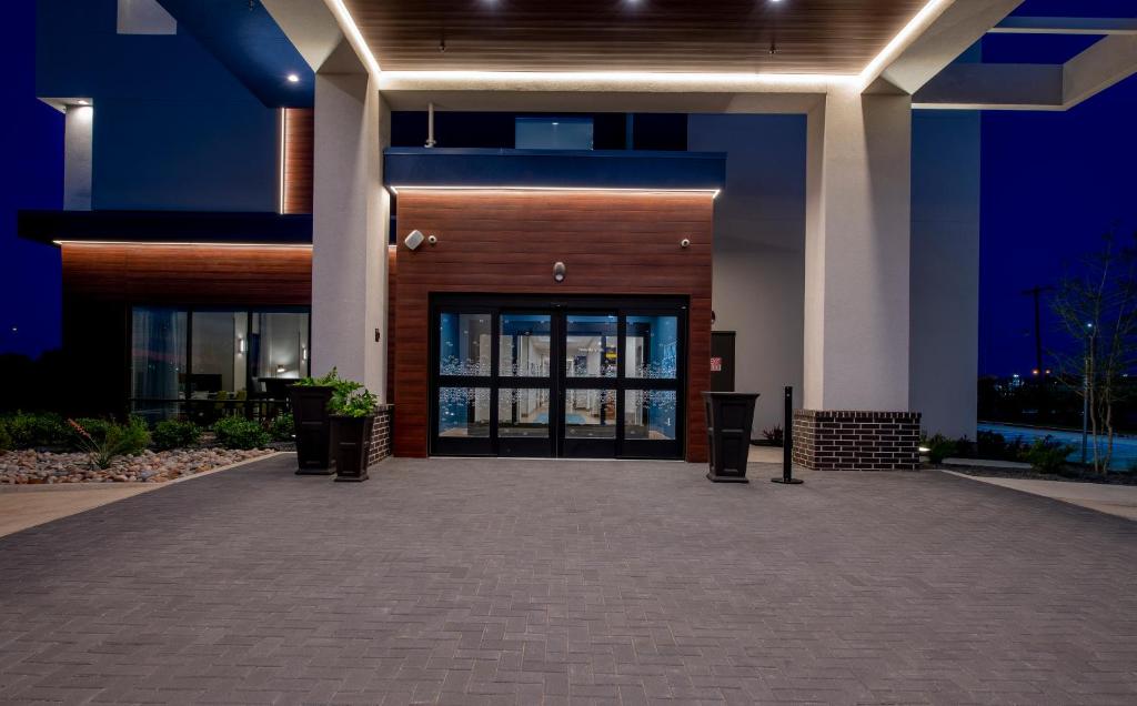 Hampton Inn & Suites Duncanville Dallas Tx - image 6