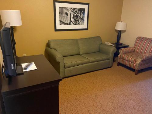 Country Inn & Suites by Radisson Dundee MI - image 2