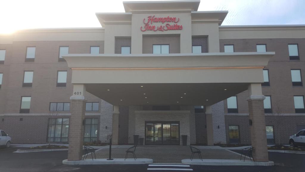 Hampton Inn and Suites Dundee - image 7