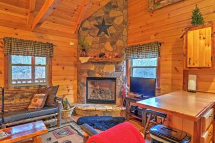 Rustic Dundee Log Cabin with Hot Tub and Forest Views! - image 10