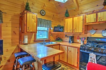 Rustic Dundee Log Cabin with Hot Tub and Forest Views! - image 8