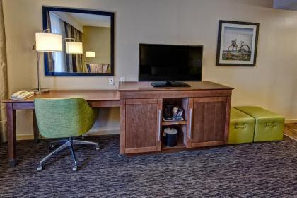 Hampton Inn Dunn - image 15