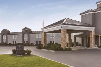 Country Inn & Suites by Radisson Dunn NC - image 6