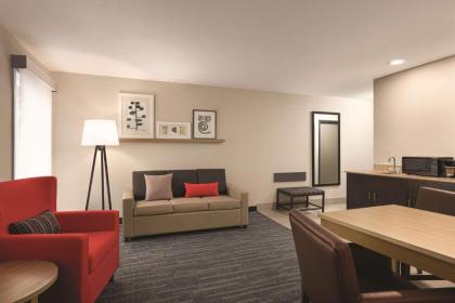 Country Inn & Suites by Radisson Dunn NC - image 9