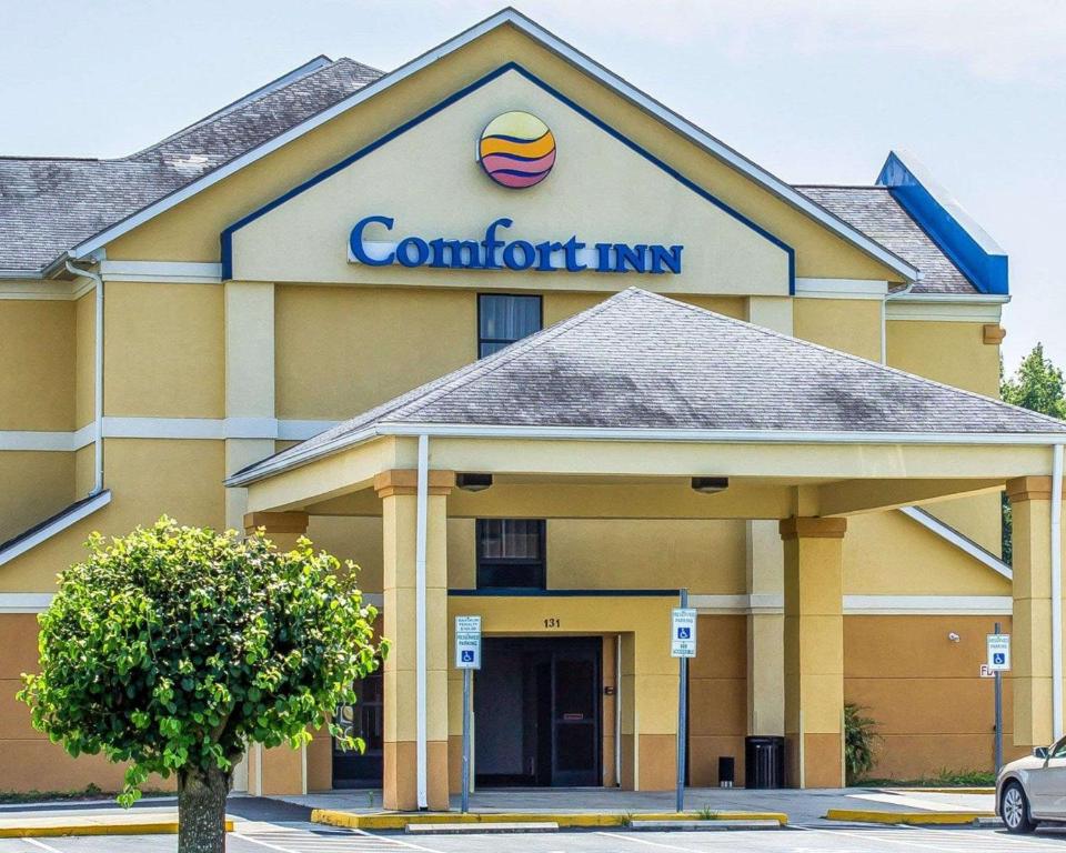 Comfort Inn Dunn near I-95 - main image