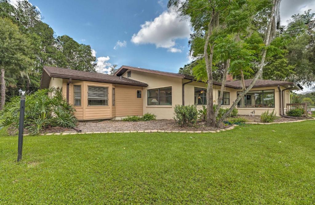 Riverfront Dunnellon Home with Dock and Solarium! - image 6