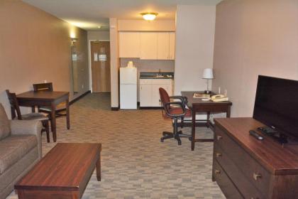 FairBridge Inn & Suites DuPont - image 10