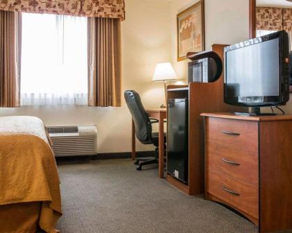 Quality Inn Durand - image 13