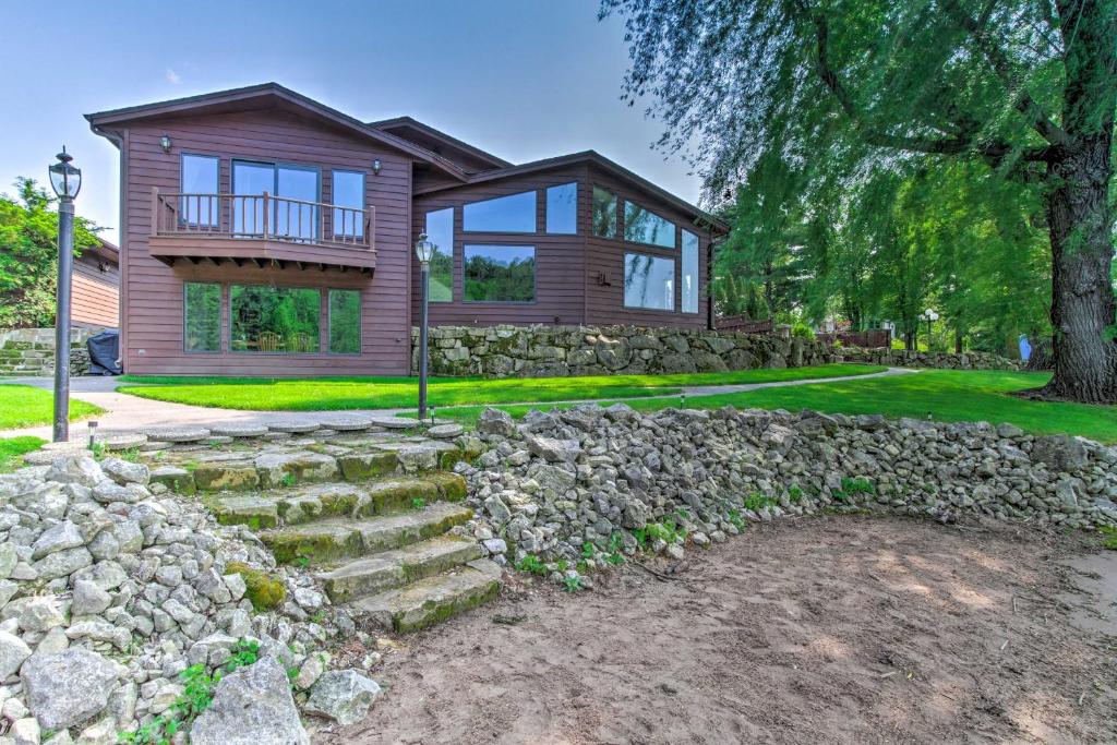 Lakefront Eau Galle Home with Hot Tub and Fire Pit - image 6