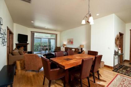 Peregrine Point 306 - image 8