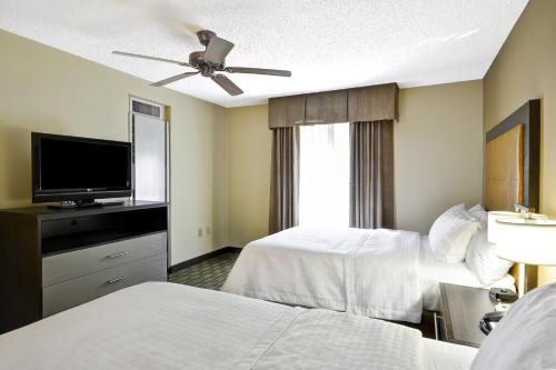 Homewood Suites Durham-Chapel Hill I-40 - image 3