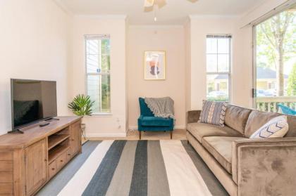 Viagem Durham Beautiful 2BR Patio and Parking