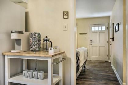 Cozy Getaway 2 Miles to Duke and Dtwn Durham!