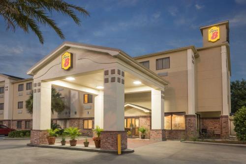 Super 8 by Wyndham Duson Lafayette West Area - image 3