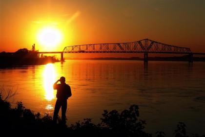 Hampton Inn Dyersburg - image 2