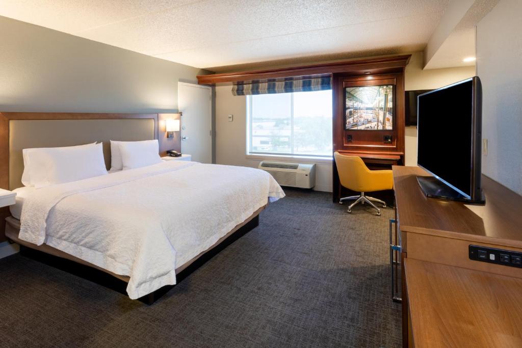 Hampton Inn Minneapolis/Eagan - image 2