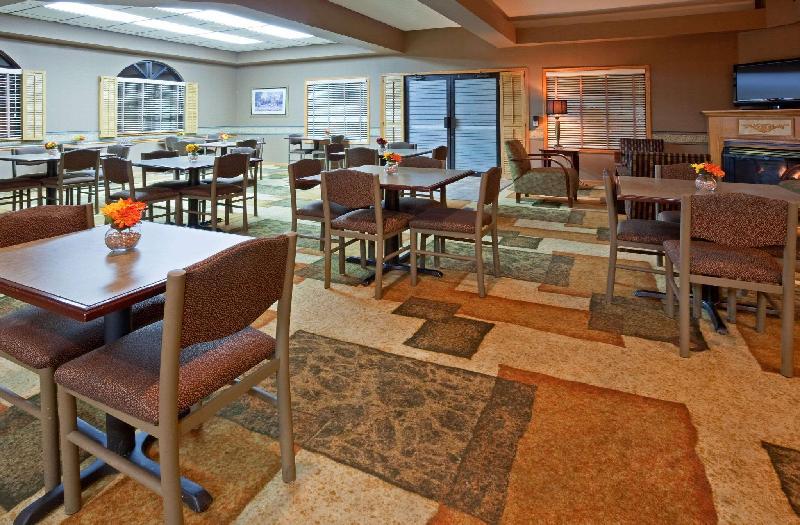 Norwood Inn and Suites Eagan - image 4