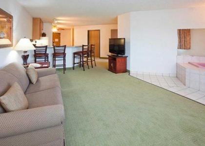 Norwood Inn and Suites Eagan - image 7