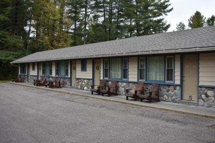 Country Club Motel - image 13