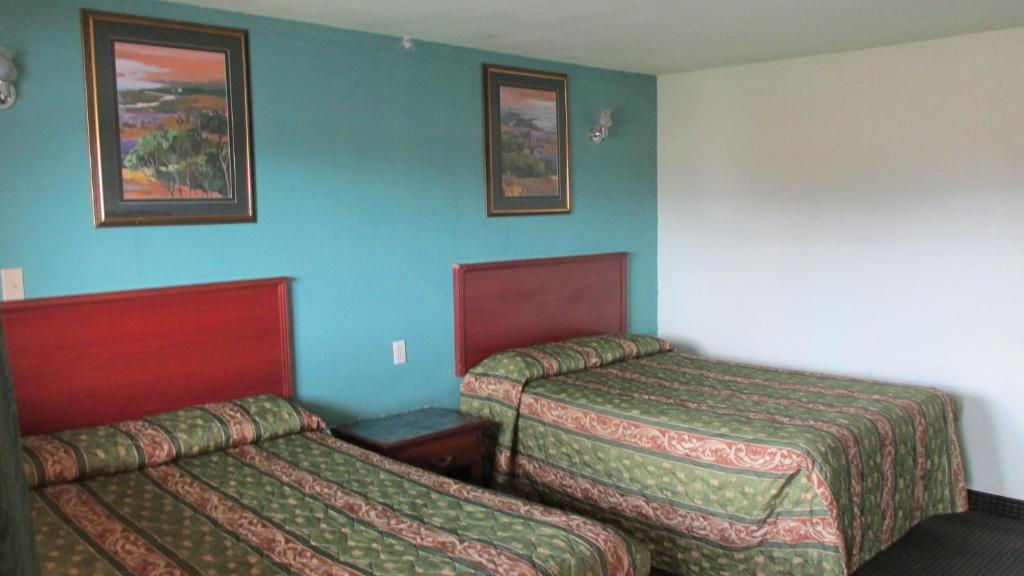 Sportsman's Motel - image 5