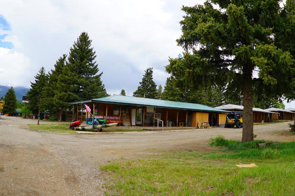 Eagle Nest Fly Shack & Lodge - image 5