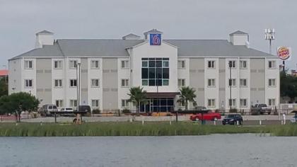 Motel 6-Eagle Pass TX - Lakeside - image 13