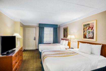 La Quinta Inn by Wyndham Eagle Pass - image 10