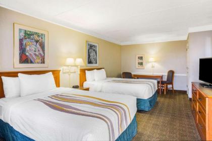 La Quinta Inn by Wyndham Eagle Pass - image 9