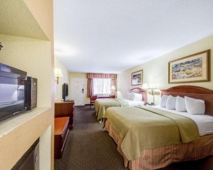 Econo Lodge Inn & Suites Eagle Pass - image 9