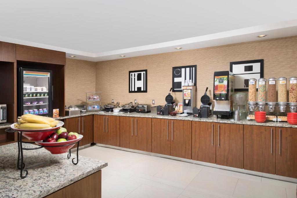 TownePlace Suites by Marriott Eagle Pass - image 5