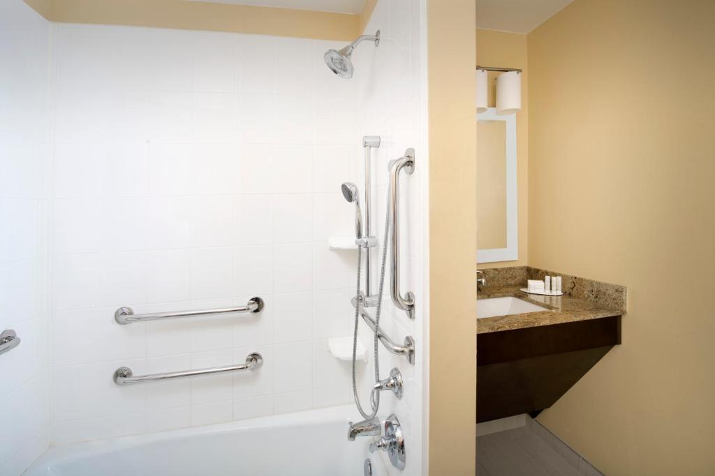 TownePlace Suites by Marriott Eagle Pass - image 7