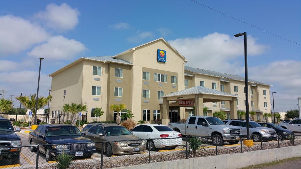 Comfort Inn & Suites Lakeside - image 3