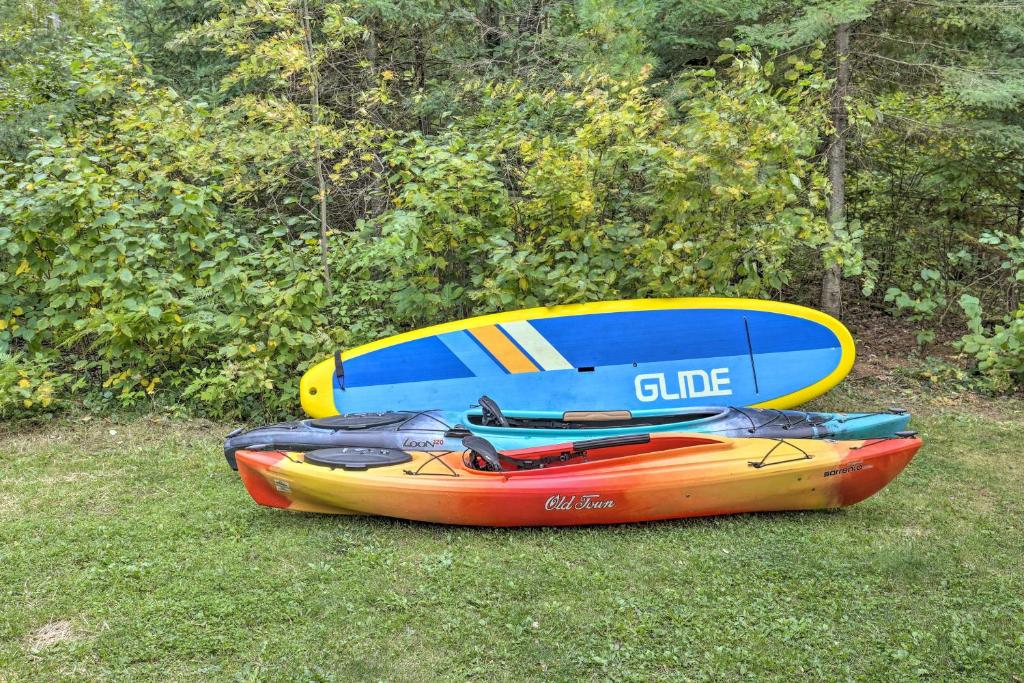 Eagle River Home with Paddle Board and 2 Kayaks! - image 2