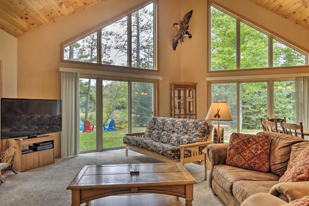 Eagle River Home with Paddle Board and 2 Kayaks! - image 5