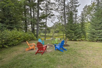 Eagle River Home with Paddle Board and 2 Kayaks! - image 9