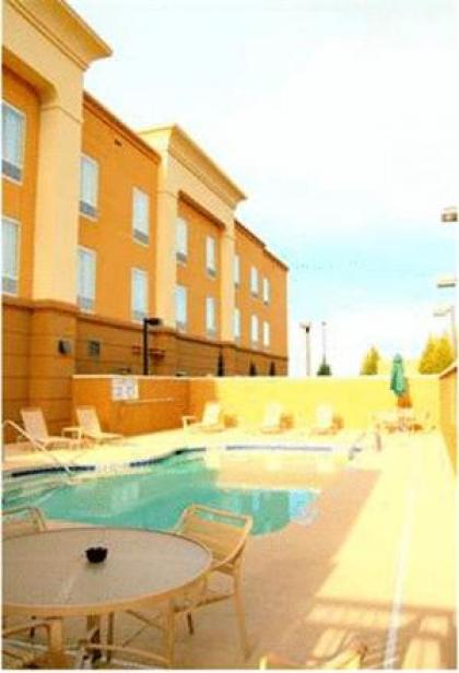 Hampton Inn Easley - image 14