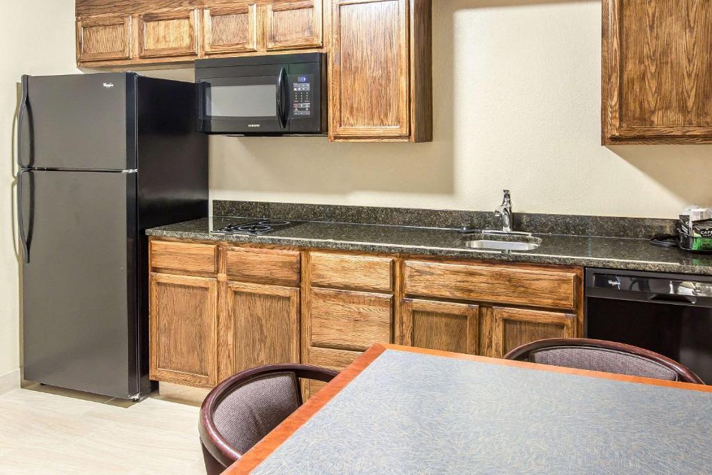 Quality Inn Easley - image 3