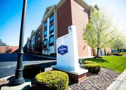 Hampton Inn East Aurora - image 2