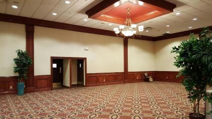 Hampton Inn East Aurora - image 8