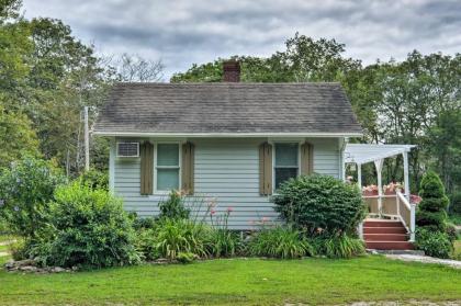 Charming East Boothbay Cottage with Large Yard! - image 3