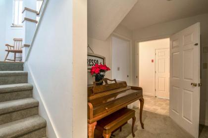 Updated Condo Next to Burke Mountain Bike Trails! - image 6