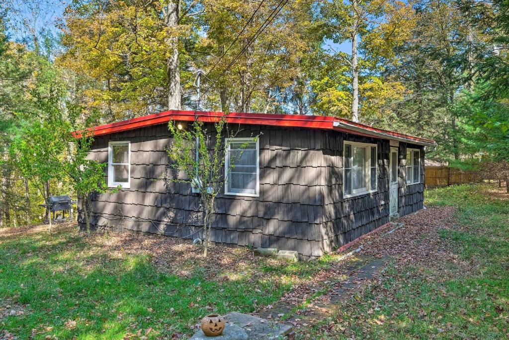 Catskill Mtn Home with Deck about 1 Miles to Zoom Flume! - main image